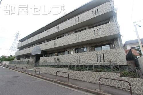 ガゾンドコリーヌシュドゥ 3階建