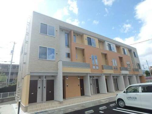 愛媛県四国中央市中曽根町 賃貸アパート