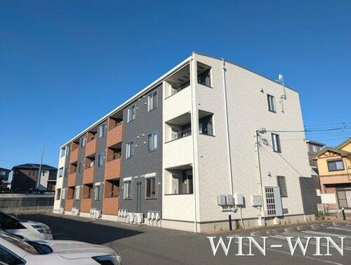 コリーヌ新栄 3階建