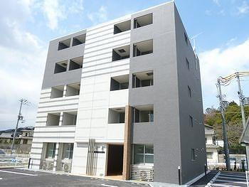 兵庫県姫路市飾磨区山崎 5階建 築12年4ヶ月