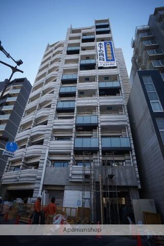 プレール・ドゥーク東新宿Ⅲ 13階建