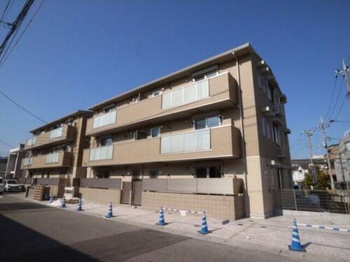 兵庫県西宮市段上町６丁目 3階建