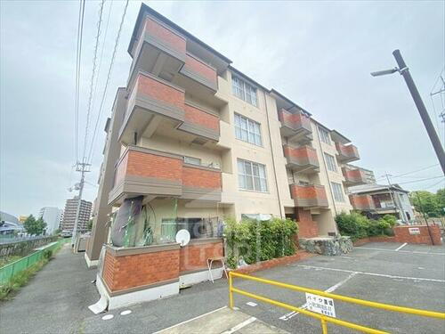 大阪府茨木市美沢町 4階建
