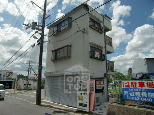 大阪府茨木市穂積台 3階建
