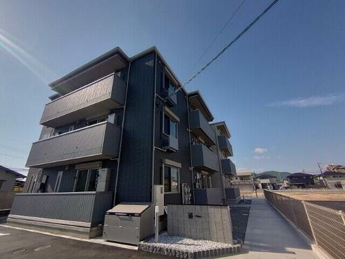 岡山県岡山市中区高屋 築1年9ヶ月 3階建