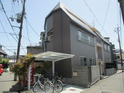 大阪府豊中市螢池南町２丁目 3階建
