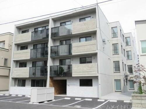 北海道札幌市中央区北二条西２０丁目 4階建 築6年11ヶ月