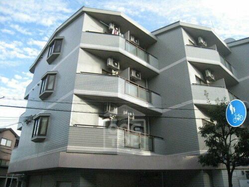 大阪府茨木市末広町 4階建