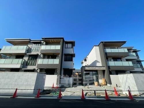大阪府和泉市府中町２丁目 3階建 築1年8ヶ月