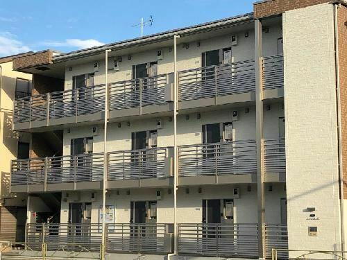 クレイノ三ヶ田 3階建