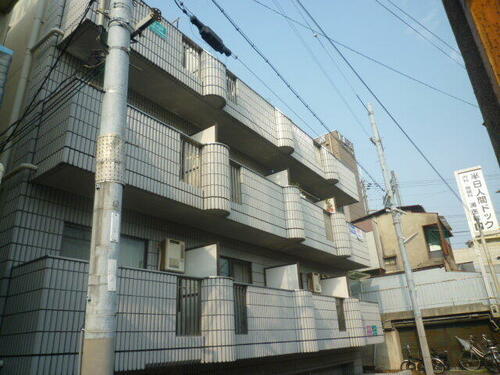 大阪府豊中市末広町２丁目 3階建