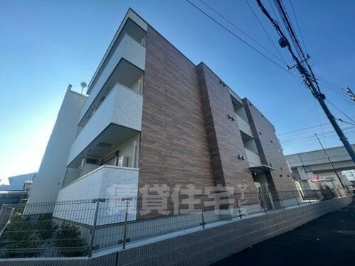 大阪府泉大津市式内町 3階建