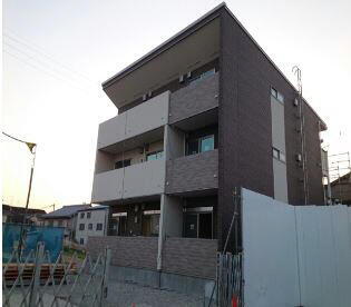 メゾン　エテルナ 3階建