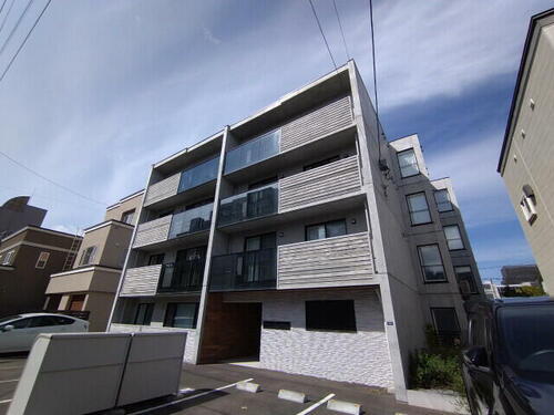 北海道札幌市中央区北二条西２０丁目 4階建 築6年11ヶ月