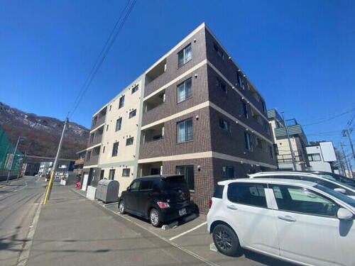 北海道札幌市中央区南二十八条西１１丁目 4階建 築5年5ヶ月