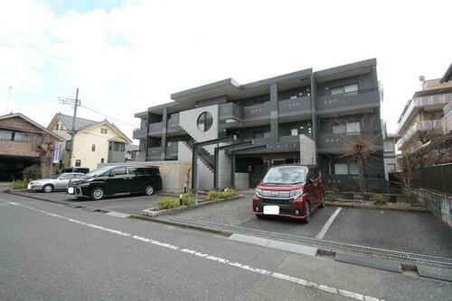 ドルフ秋川 3階建