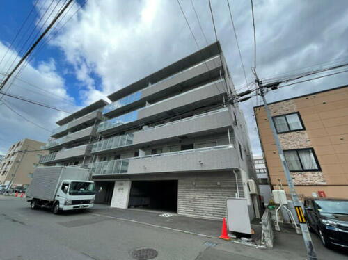 北海道札幌市中央区南十一条西１２丁目 5階建 築8年4ヶ月