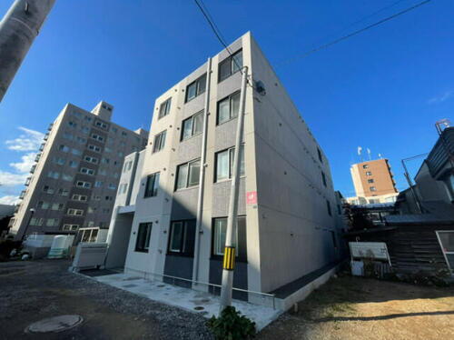 北海道札幌市中央区南八条西１２丁目 4階建 築2年9ヶ月