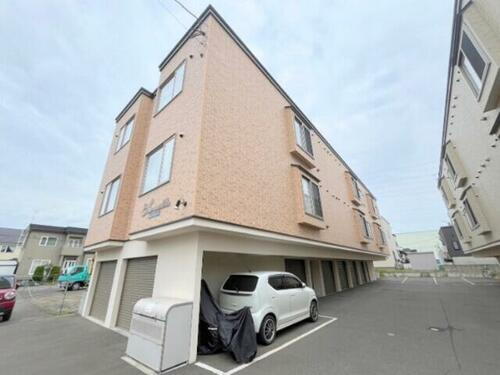 北海道札幌市手稲区西宮の沢二条３丁目 築8年12ヶ月 3階建