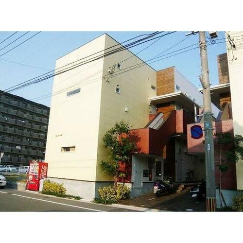 福岡県福岡市博多区東光寺町１丁目 築16年1ヶ月 2階建