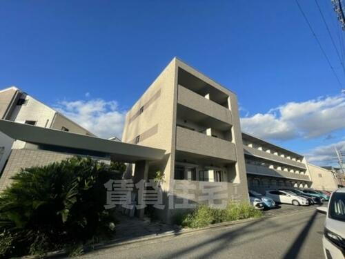 大阪府堺市北区長曽根町 3階建
