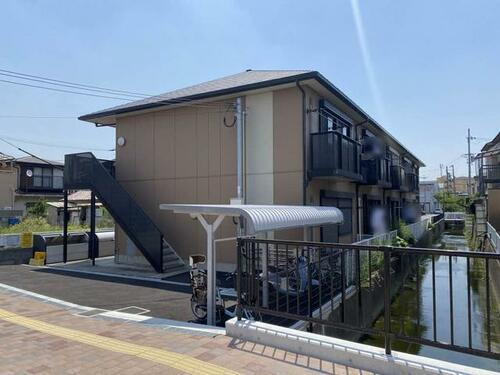 ファミーユ　羽衣 2階建