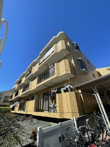 ロジュマン若木 3階建