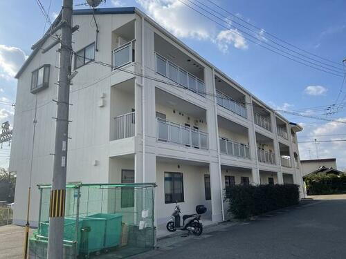 ハイツ西本町 3階建