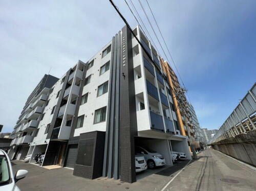 北海道札幌市中央区南八条西１丁目 5階建 築6年5ヶ月