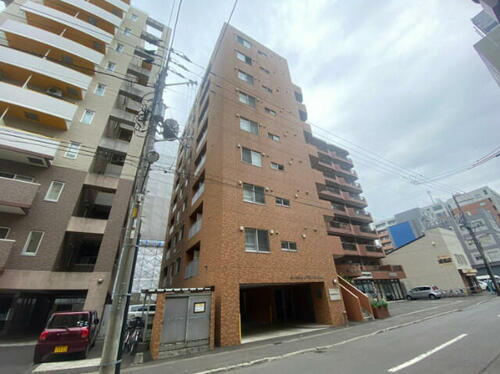 北海道札幌市中央区北一条西１６丁目 9階建 築18年4ヶ月