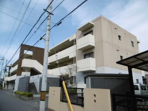 フレンドＭ東山 3階建