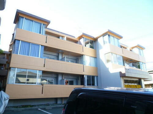 静岡県浜松市中央区曳馬６丁目 3階建 築35年5ヶ月