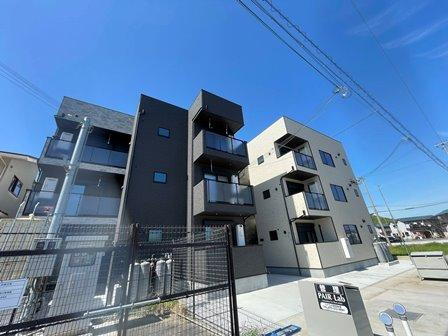 兵庫県姫路市苫編 3階建 