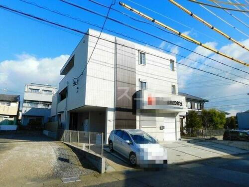 Ｍ・Ｍビル 3階建