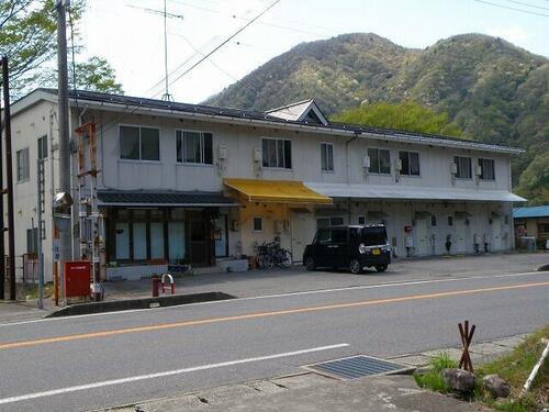 コーポラス昼神 地上2階地下1階建