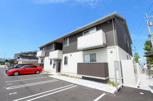 ラ・ルミエール 2階建