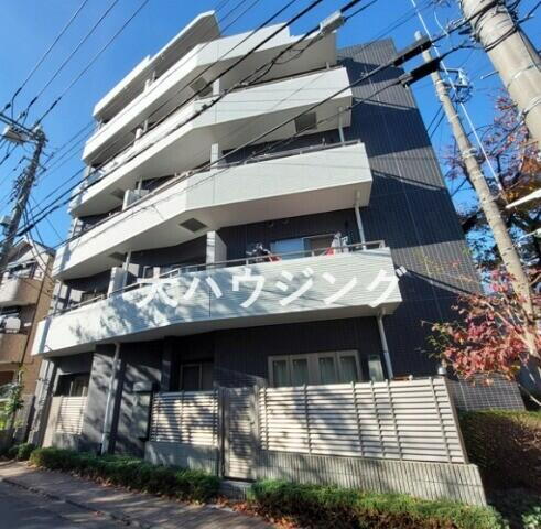 東京都品川区荏原７丁目 7階建