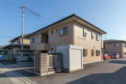 香川県高松市新田町甲 賃貸アパート