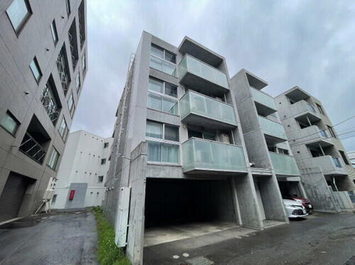 北海道札幌市中央区宮の森一条６丁目 4階建 築11年6ヶ月