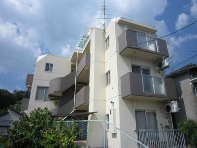 広島県呉市西片山町 3階建