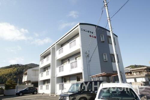 シャンゼリゼ壱番館 3階建