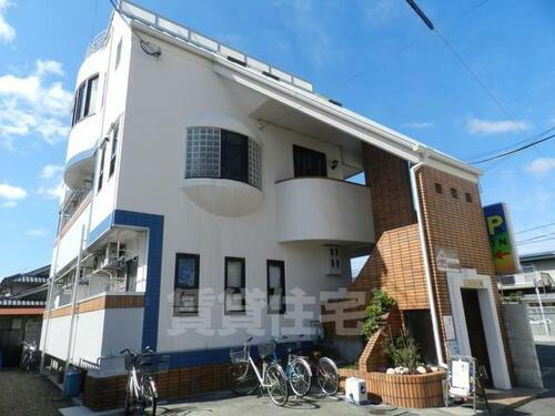 サンライズ 地上3階地下1階建