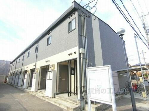 滋賀県東近江市市子殿町 2階建