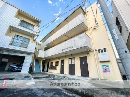愛媛県松山市鷹子町 3階建