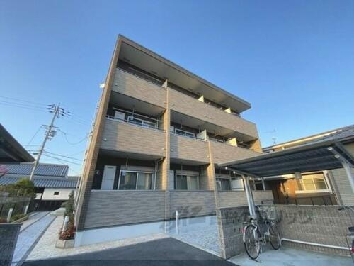 奈良県橿原市常盤町 3階建 築5年3ヶ月