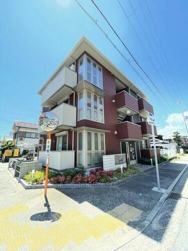 兵庫県西宮市鳴尾町２丁目 3階建