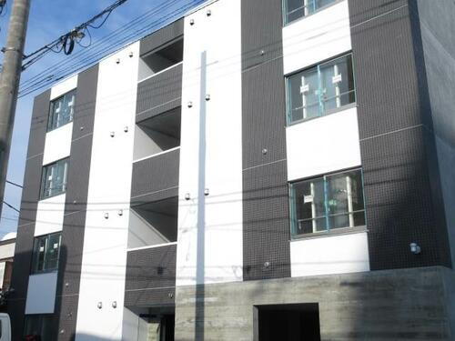 北海道札幌市中央区南五条西１５丁目 4階建 築7年6ヶ月