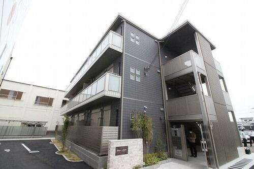 大阪府泉佐野市市場西３丁目 築4年9ヶ月 3階建