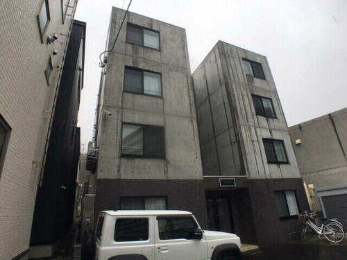 北海道札幌市中央区南二十七条西１３丁目 4階建