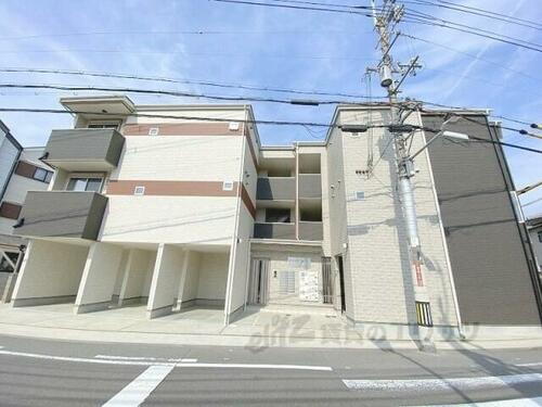 大阪府枚方市南中振１丁目 築5年2ヶ月 3階建